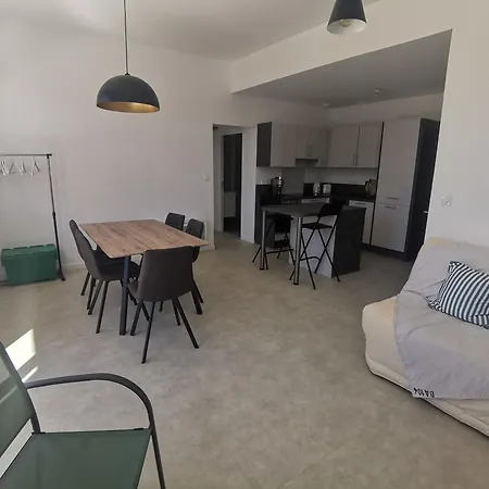 Neuf Avec Balcon Et Parking, Piscine Au Domaine De La Saviniere - Fr-1-194-306 * La Tranche-sur-Mer