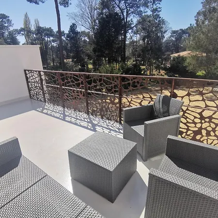 Neuf Avec Balcon Et Parking, Piscine Au Domaine De La Saviniere - Fr-1-194-306 Apartment *