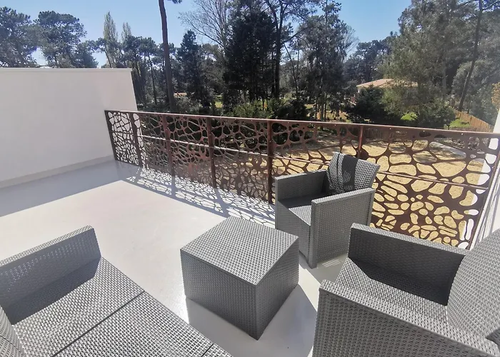 Neuf Avec Balcon Et Parking, Piscine Au Domaine De La Saviniere - Fr-1-194-306 Apartment *