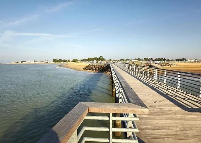 Neuf Avec Balcon Et Parking, Piscine Au Domaine De La Saviniere - Fr-1-194-306 * La Tranche-sur-Mer