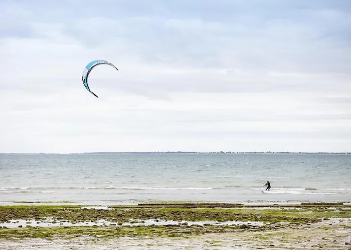 Neuf Avec Balcon Et Parking, Piscine Au Domaine De La Saviniere - Fr-1-194-306 Apartment La Tranche-sur-Mer